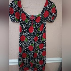 Forever 21 Twist Leopard red rose short sleeved sweater dress size M